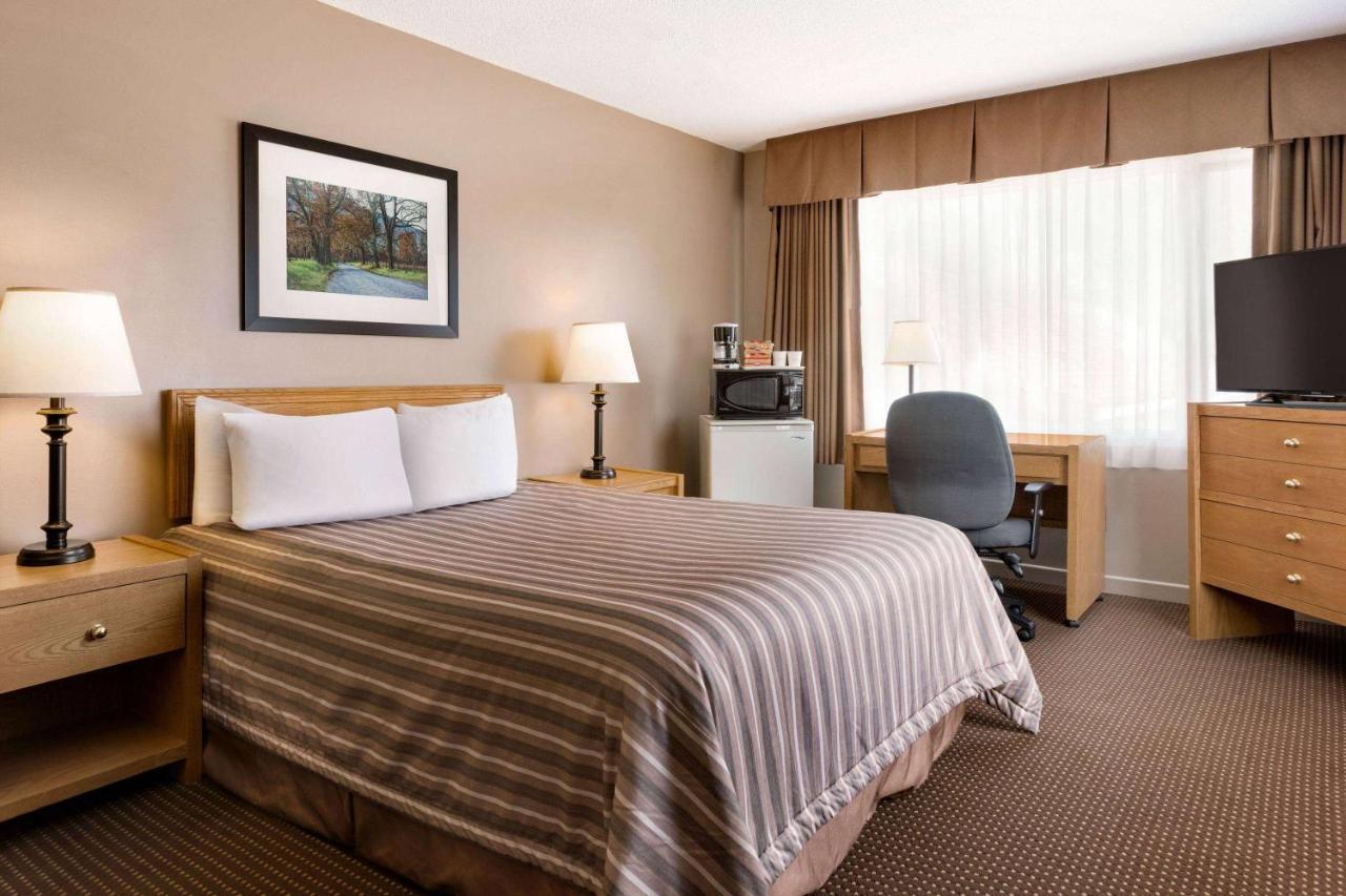 Travelodge By Wyndham Simcoe Zewnętrze zdjęcie